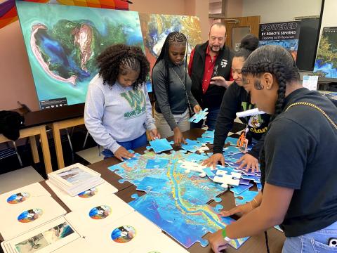 Photo: high school students learn more about geoscience.